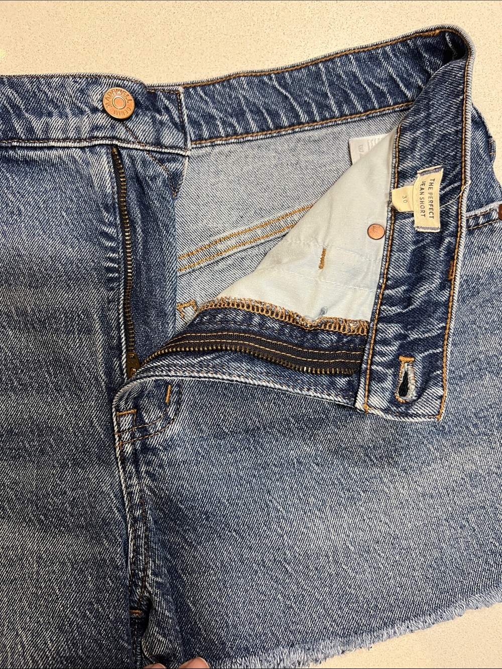 Madewell. The Perfect Jean Short. Size 30
Very good condition. - Picture 3 of 6
